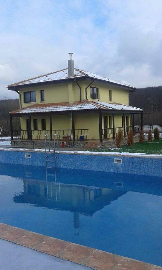 Hotel Pensiunea Casa Vanatorului Oteleni Esterno foto