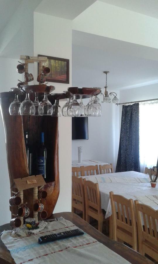 Hotel Pensiunea Casa Vanatorului Oteleni Esterno foto