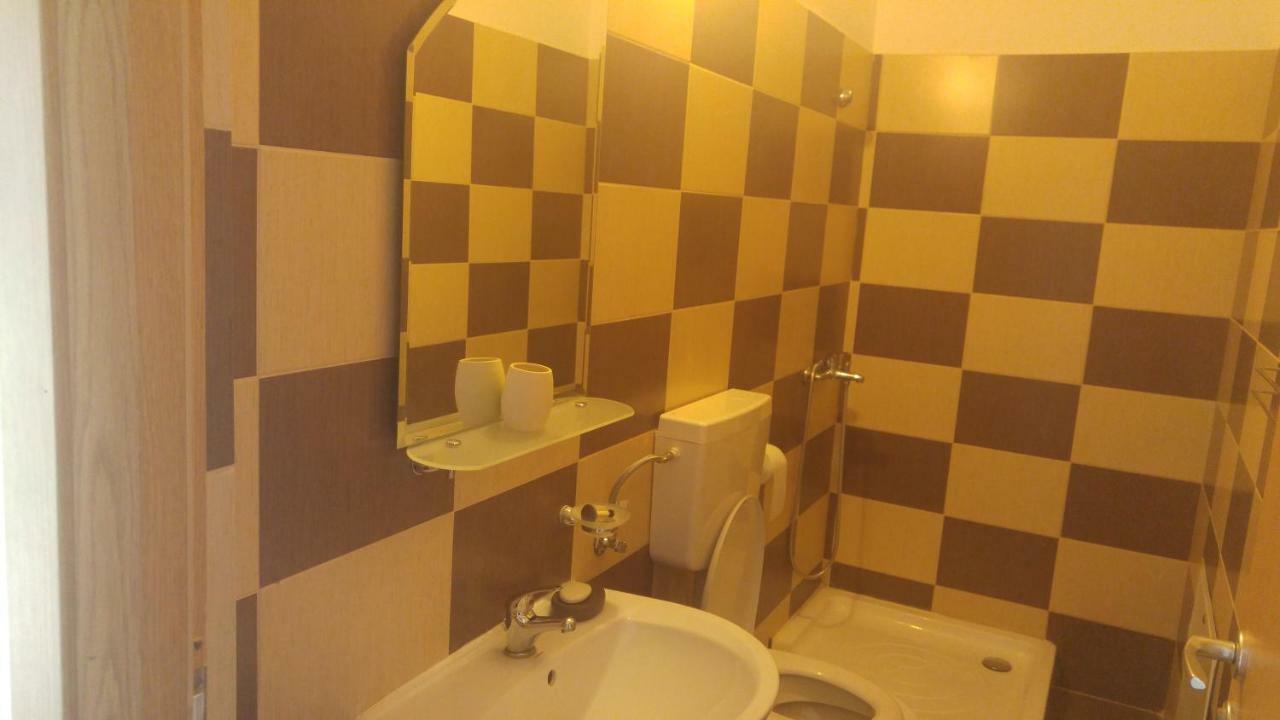 Hotel Pensiunea Casa Vanatorului Oteleni Esterno foto