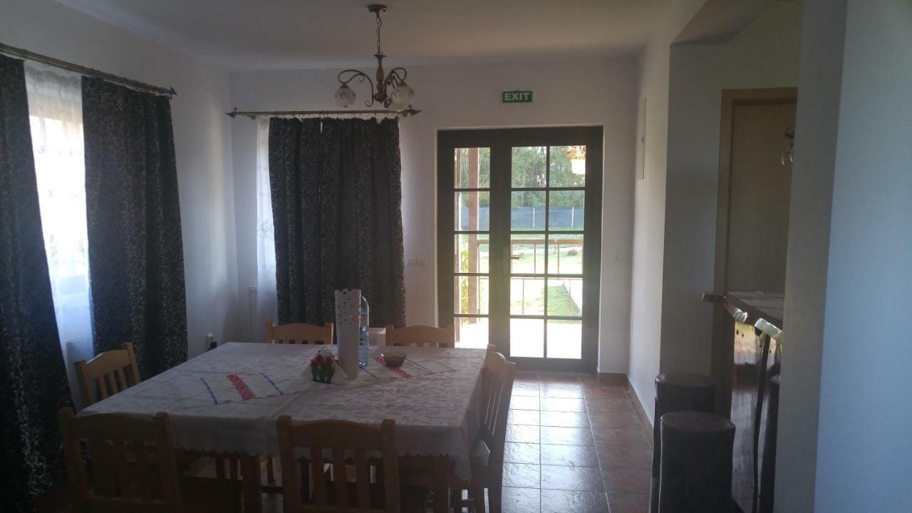 Hotel Pensiunea Casa Vanatorului Oteleni Esterno foto