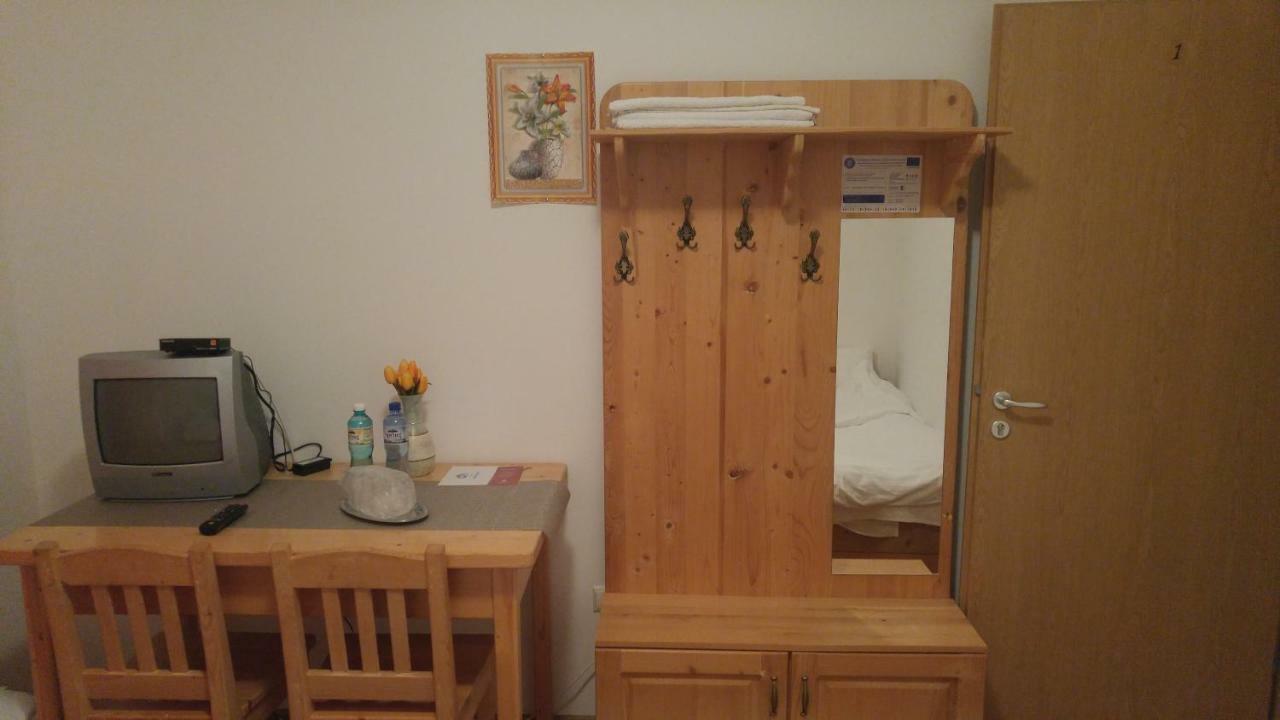 Hotel Pensiunea Casa Vanatorului Oteleni Esterno foto